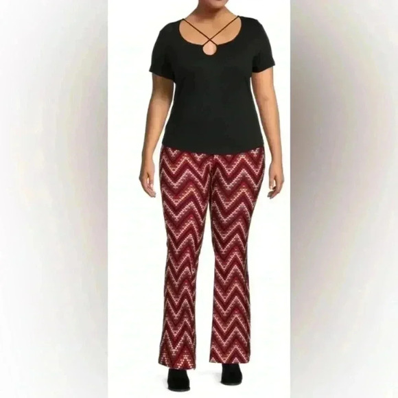 🆕 No Boundaries Chevron Print Flared Leg Pants M🆕 - Picture 4 of 11